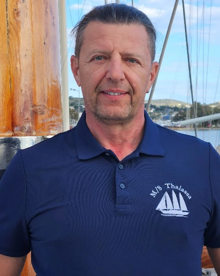 Sotiris, Kapitän auf der M/S Thalassa